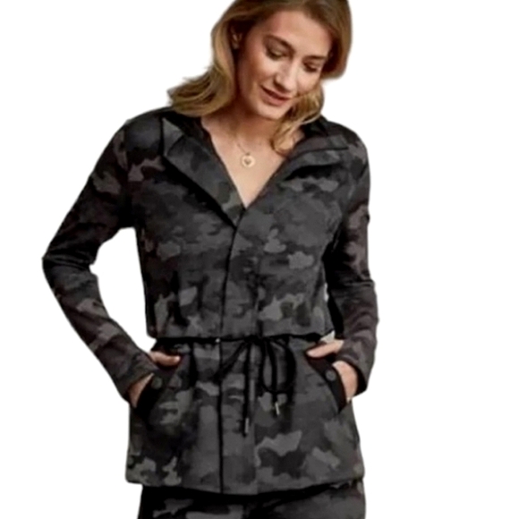 CAbi Jackets & Blazers - Cabi ATC camo cinch jacket 3911